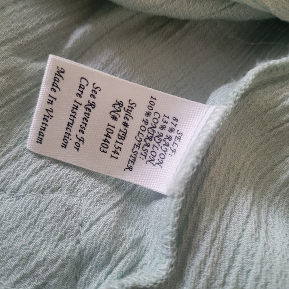 Mine top with ruffle sleeve and lace - Picture 10 of 10